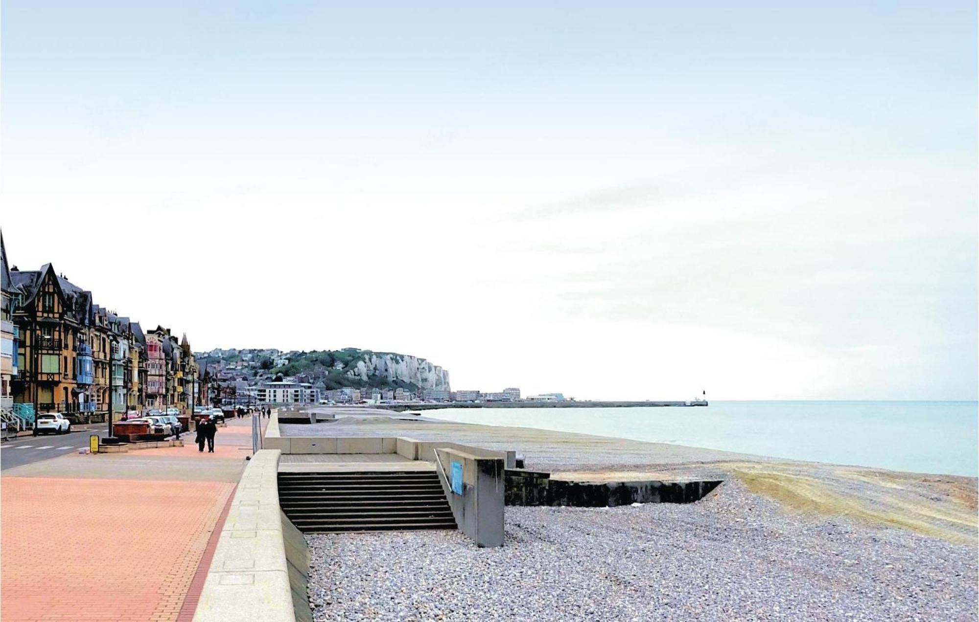 2 Bedroom Awesome Apartment In Mers-Les-Bains Exterior foto